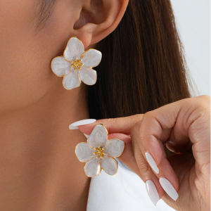 Aretes Flores Blancas