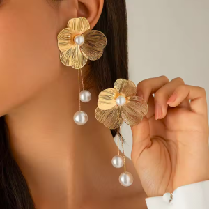 Aretes Flor Serena